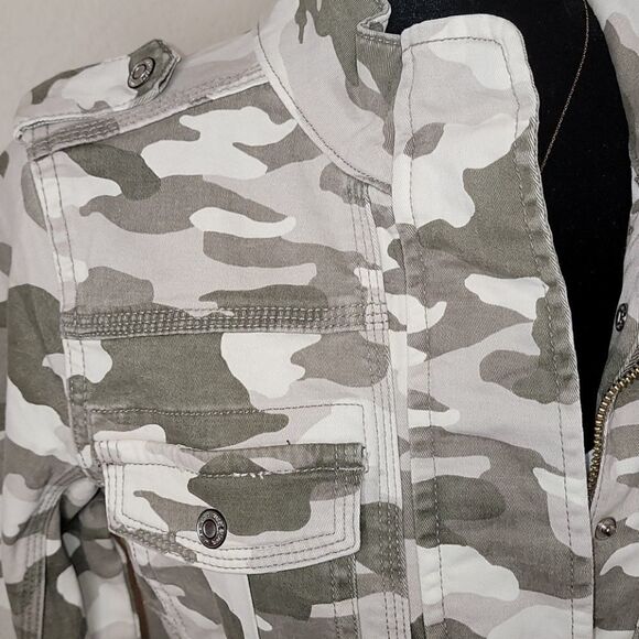 Kenzie Green Faded Camouflage Jacket - Picture 16 of 16